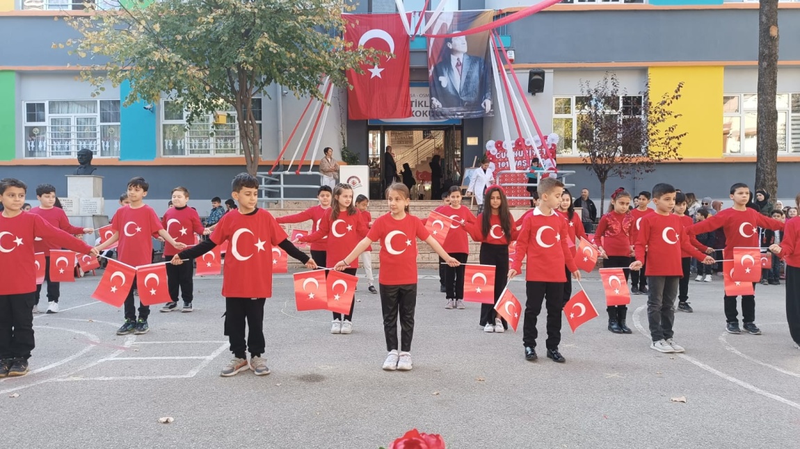 29 EKİM İSTİKLAL İLKOKULUNDA COŞKUYLA KUTLANDI