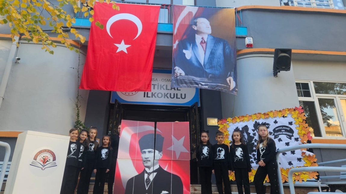 İstiklal İlkokulu’nda 10 Kasım Anma Töreni: Atatürk’ü Saygı ve Özlemle Andık